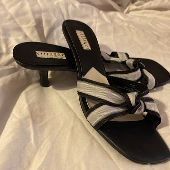 B Nice black and gray heel sandals - Picture 2 of 2